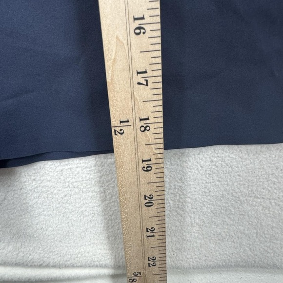 On Running Hybrid Shorts Mens XL Athletic Lightweight Performance Running Gym - Picture 9 of 11